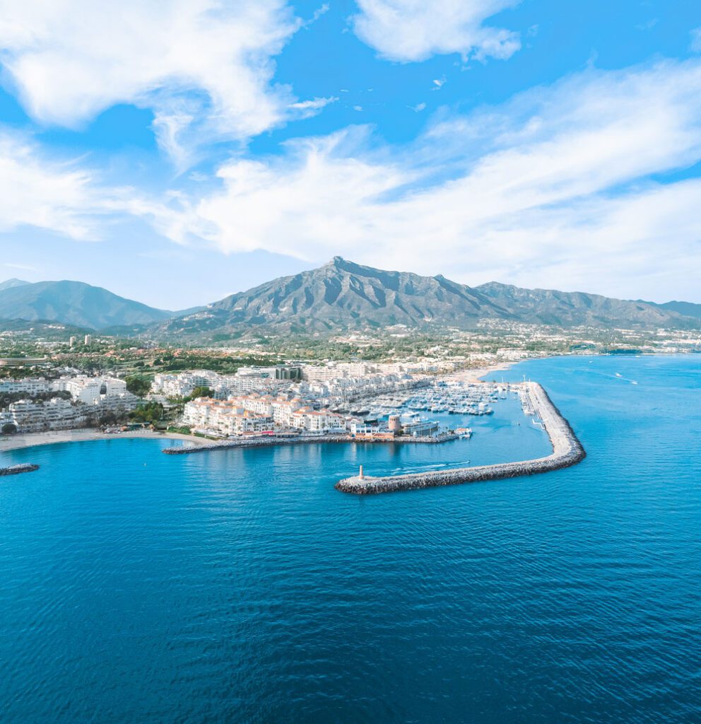 Puerto Banús Promociones de viviendas Cívitas Grupo